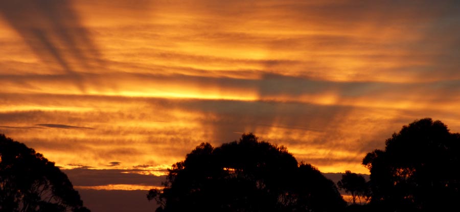 Romantic sunset Kangaroo Valley accommodation
